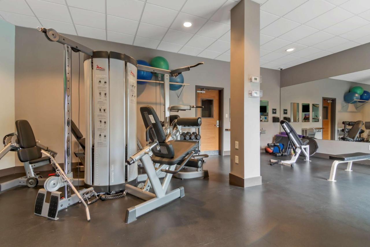Best Western Plus Revelstoke Exterior photo