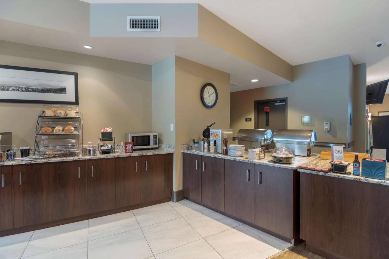 Best Western Plus Revelstoke Exterior photo