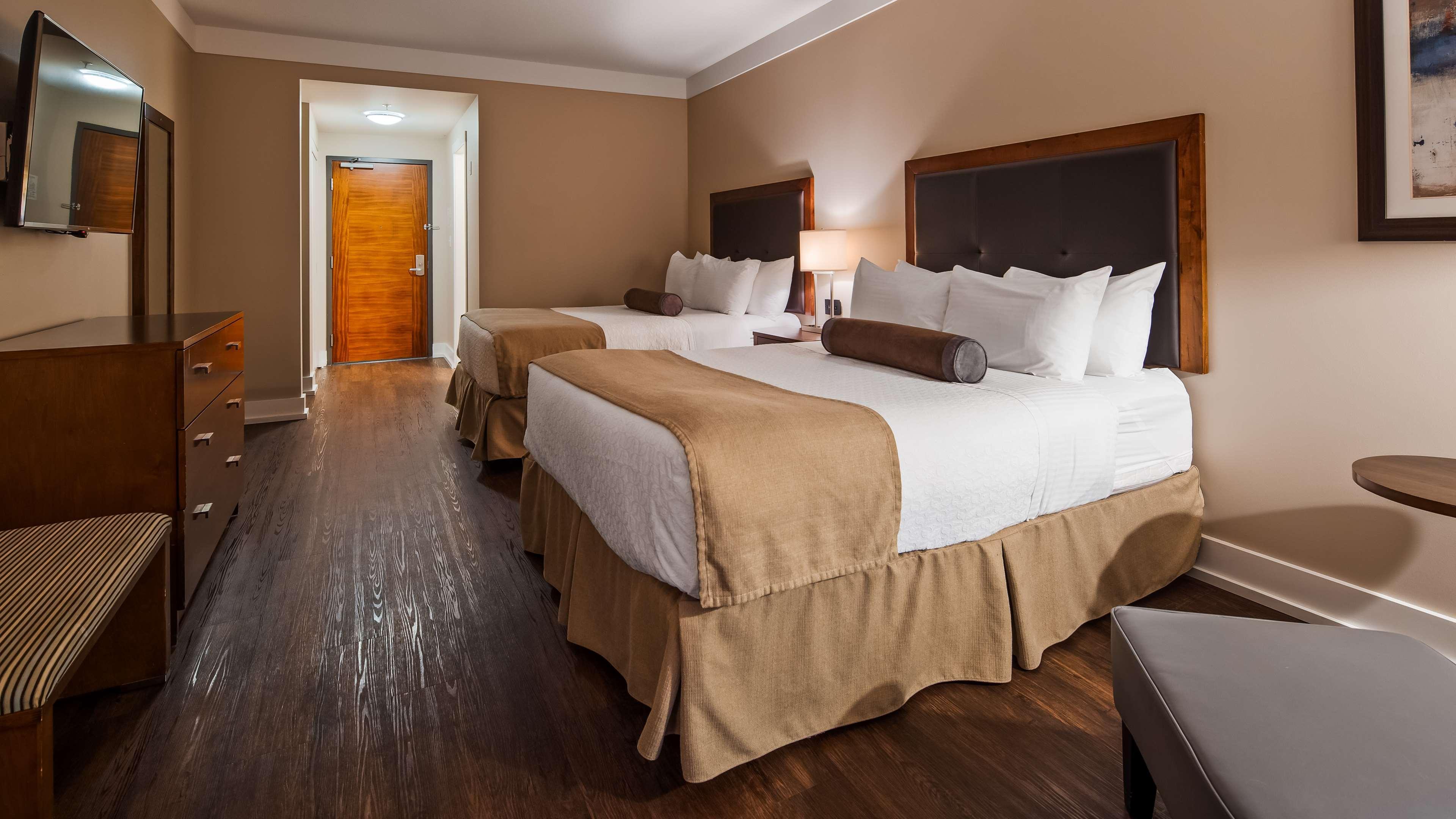 Best Western Plus Revelstoke Exterior photo