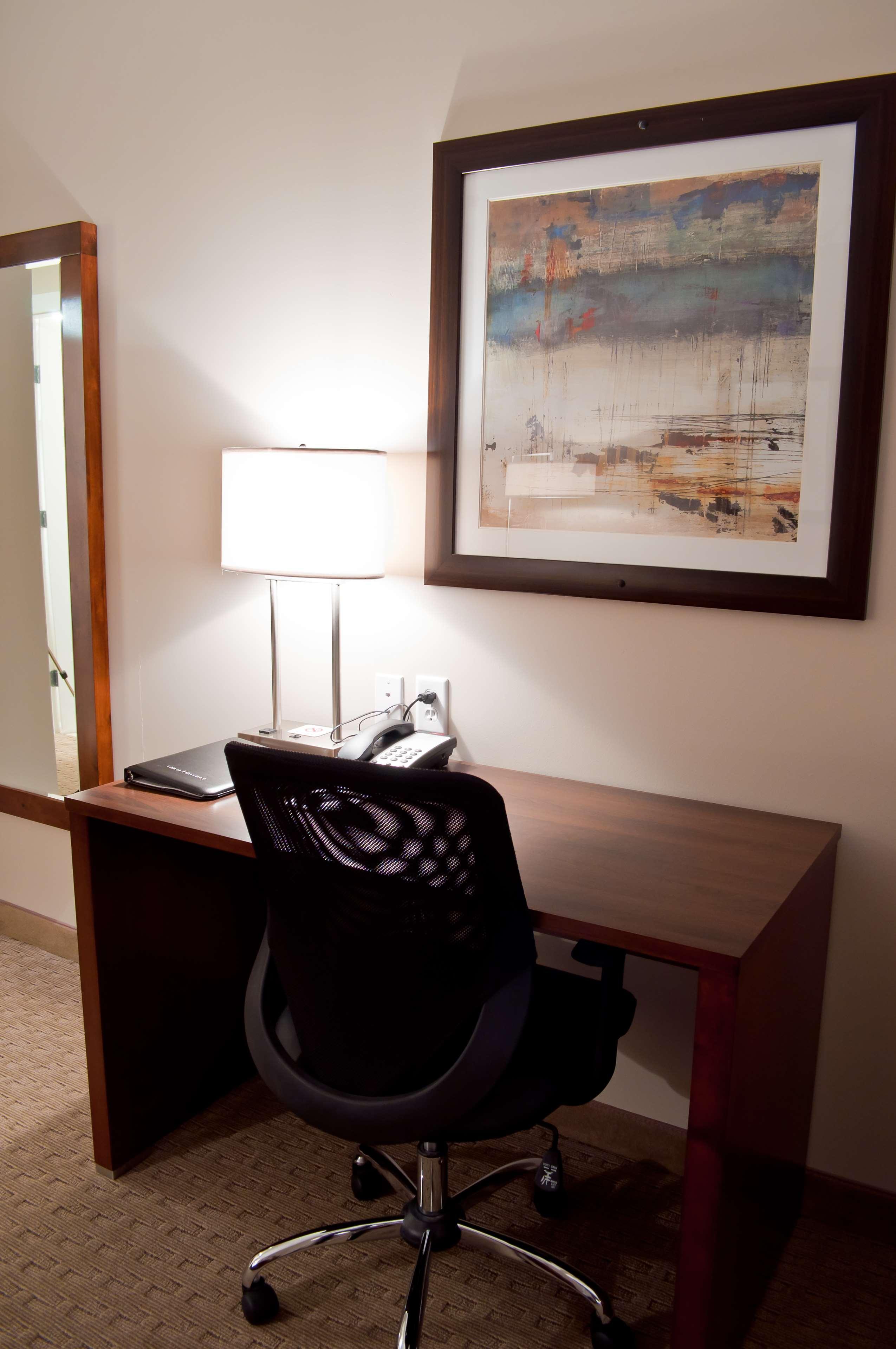 Best Western Plus Revelstoke Exterior photo
